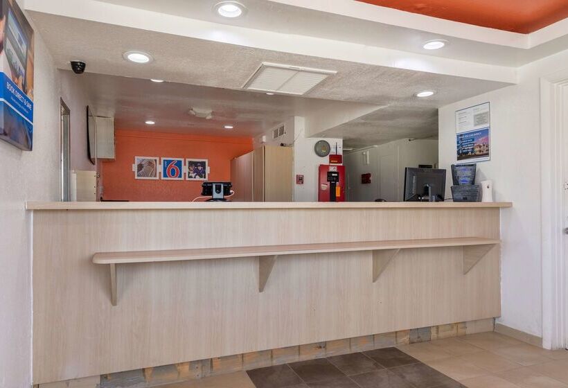 בית מלון כפרי Americas Best Value Inn Dayton