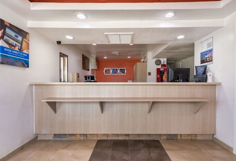 Отель Americas Best Value Inn Dayton