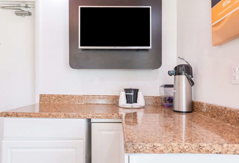 Отель Americas Best Value Inn Dayton