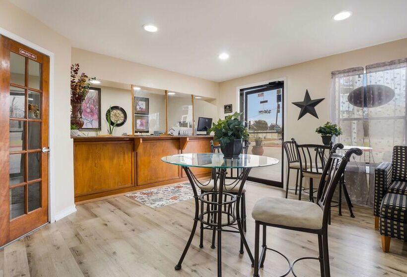 בית מלון כפרי Americas Best Value Inn Refugio