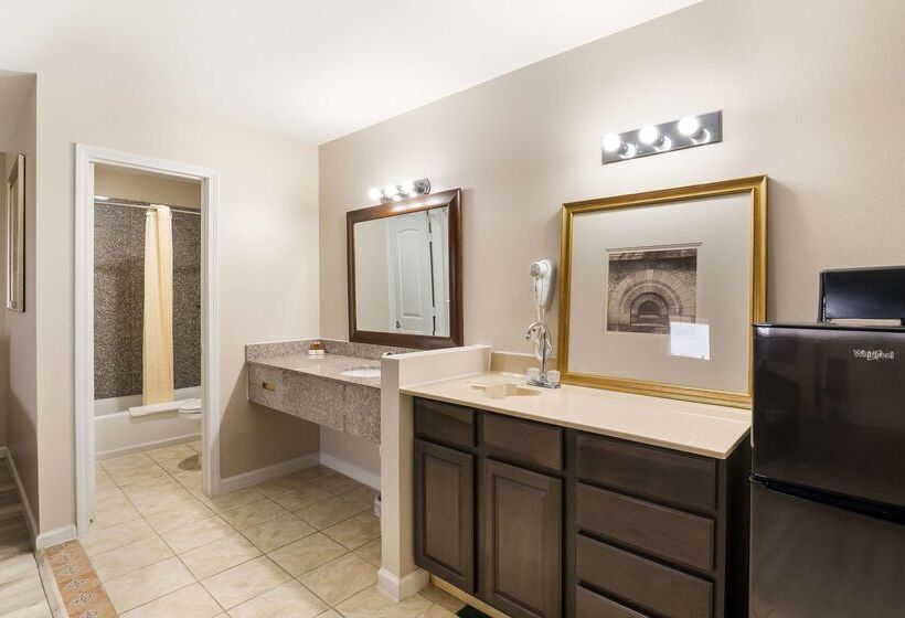 בית מלון כפרי Americas Best Value Inn Refugio