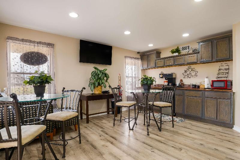 בית מלון כפרי Americas Best Value Inn Refugio