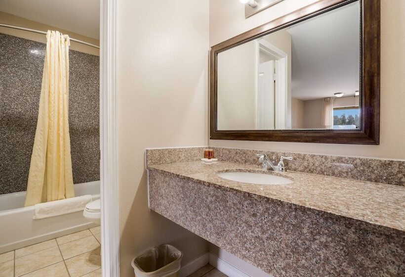 בית מלון כפרי Americas Best Value Inn Refugio