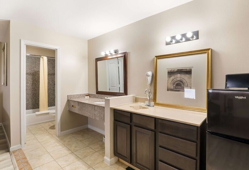 בית מלון כפרי Americas Best Value Inn Refugio