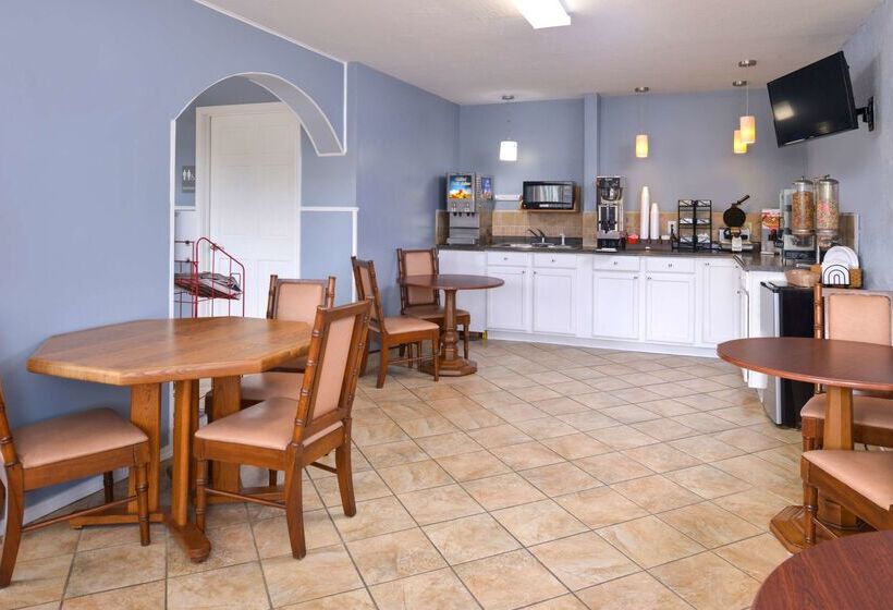 فندق Americas Best Value Inn & Suites Branson   Near The Strip