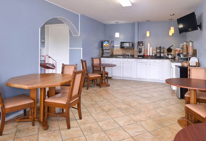 فندق Americas Best Value Inn & Suites Branson   Near The Strip