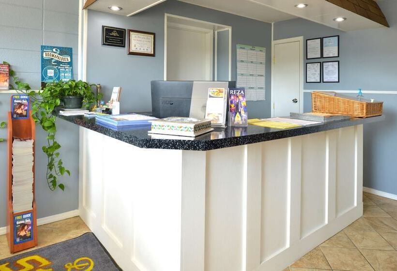 فندق Americas Best Value Inn & Suites Branson   Near The Strip