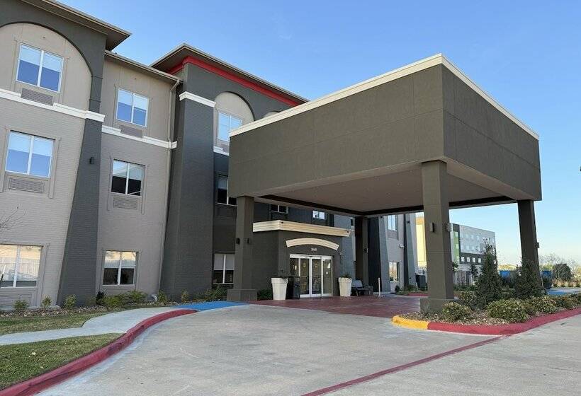 Отель Hawthorn Extended Stay By Wyndham Port Arthur