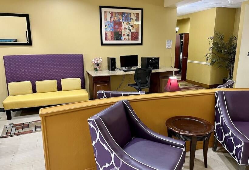 Отель Hawthorn Extended Stay By Wyndham Port Arthur