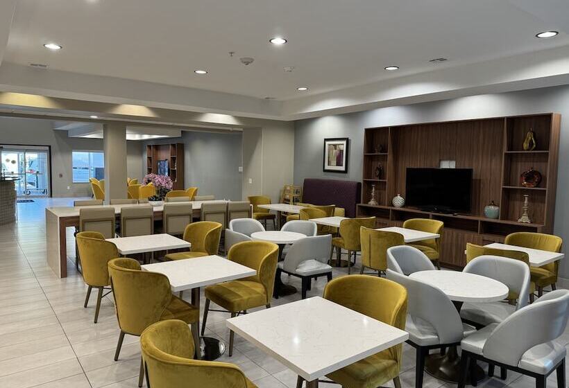 Отель Hawthorn Extended Stay By Wyndham Port Arthur