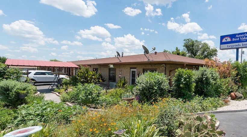 בית מלון כפרי Americas Best Value Inn   Legend S Inn