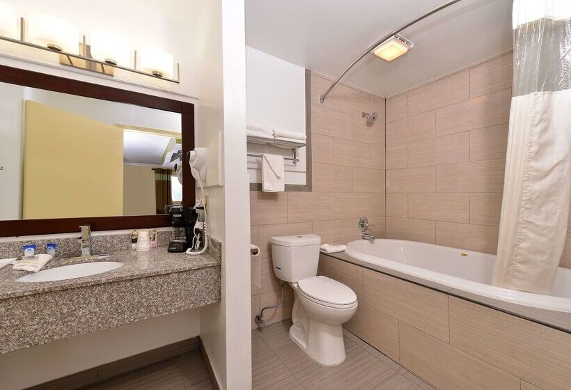 فندق Americas Best Value Inn Winona