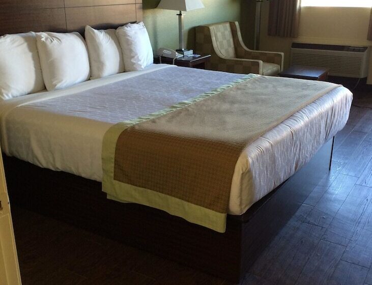 فندق Americas Best Value Inn Winona