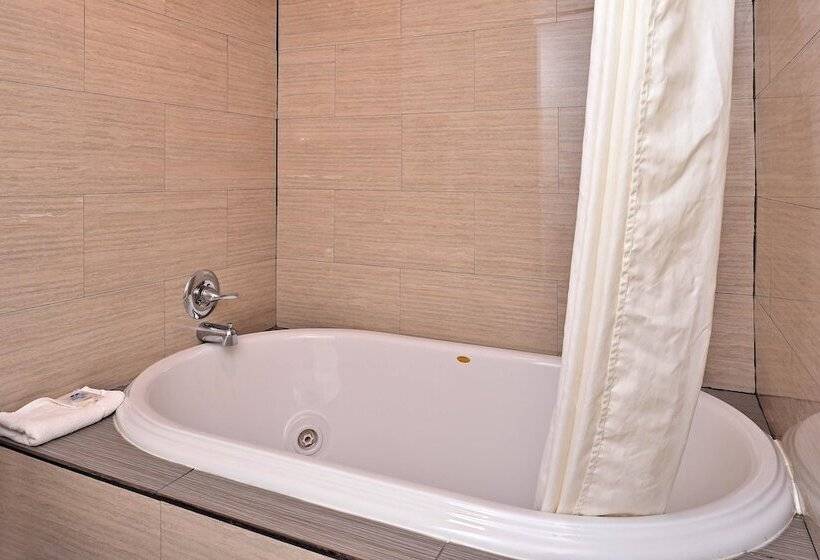 فندق Americas Best Value Inn Winona