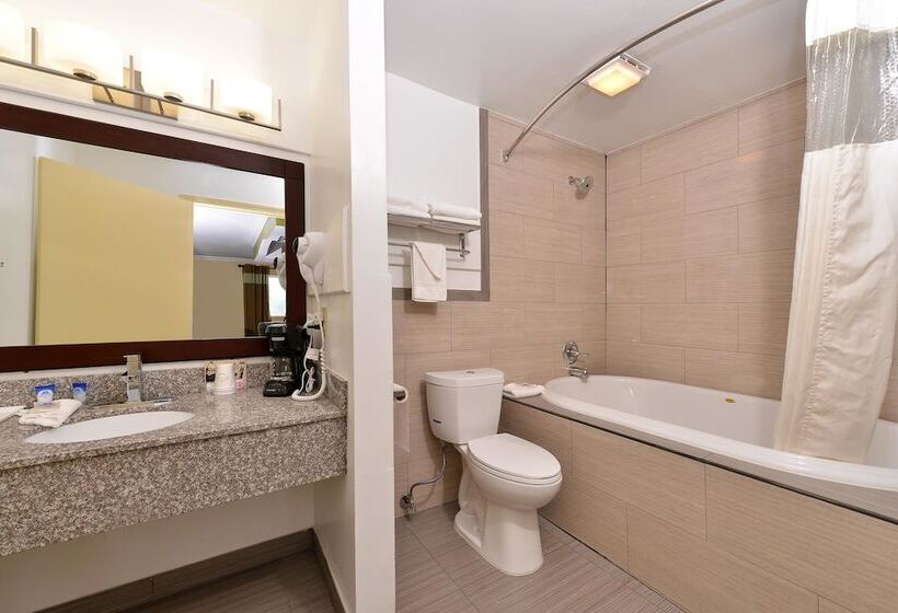 فندق Americas Best Value Inn Winona