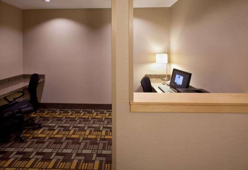 فندق Americinn By Wyndham Fairfield