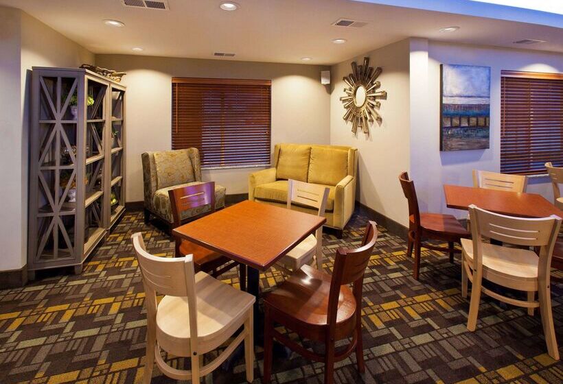 فندق Americinn By Wyndham Fairfield