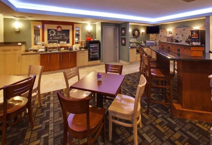 فندق Americinn By Wyndham Fairfield