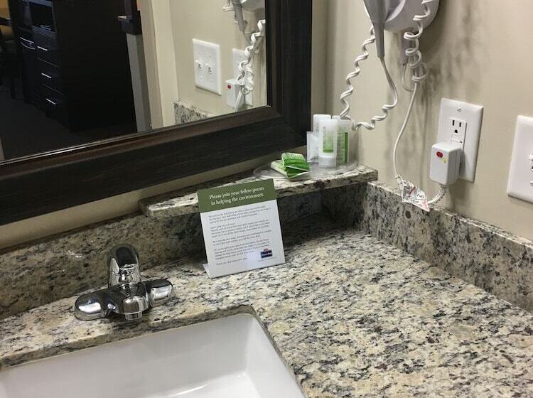 فندق Americinn By Wyndham Fairfield