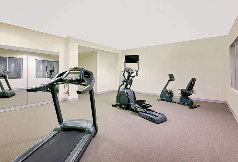 酒店 Baymont By Wyndham Keokuk