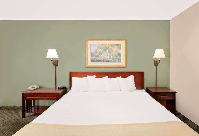 בית מלון כפרי Baymont By Wyndham Keokuk