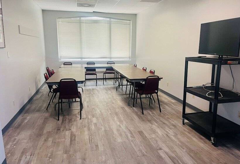 בית מלון כפרי Baymont By Wyndham Keokuk