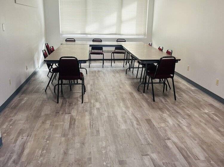 בית מלון כפרי Baymont By Wyndham Keokuk