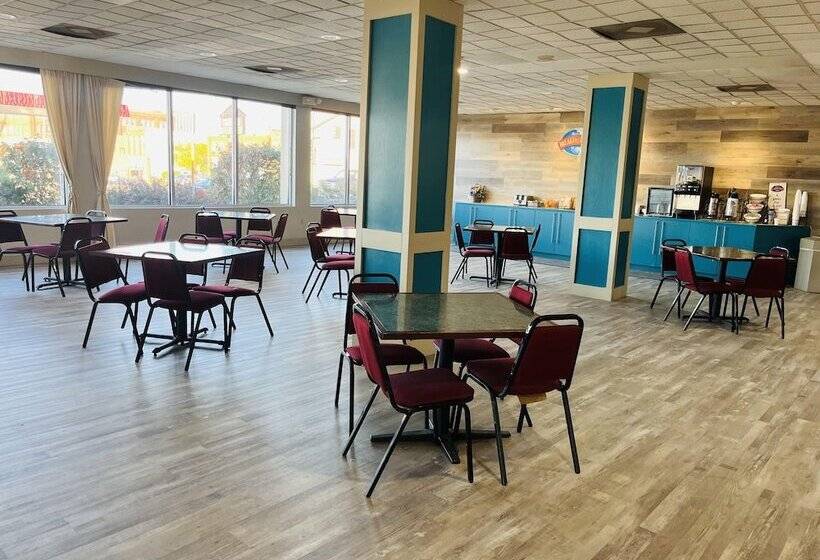 בית מלון כפרי Baymont By Wyndham Keokuk