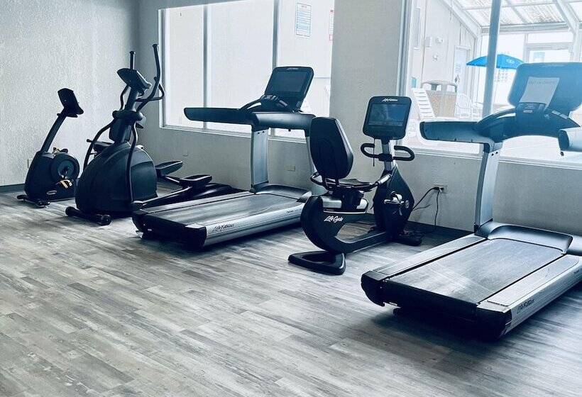 בית מלון כפרי Baymont By Wyndham Keokuk