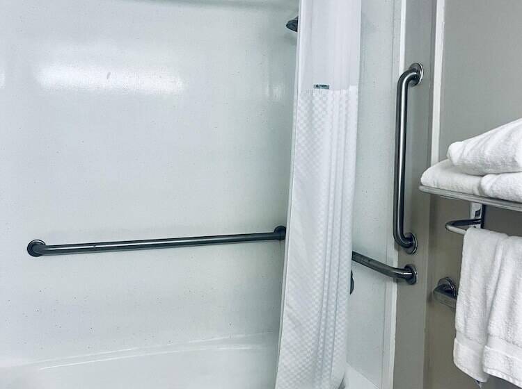 בית מלון כפרי Baymont By Wyndham Keokuk