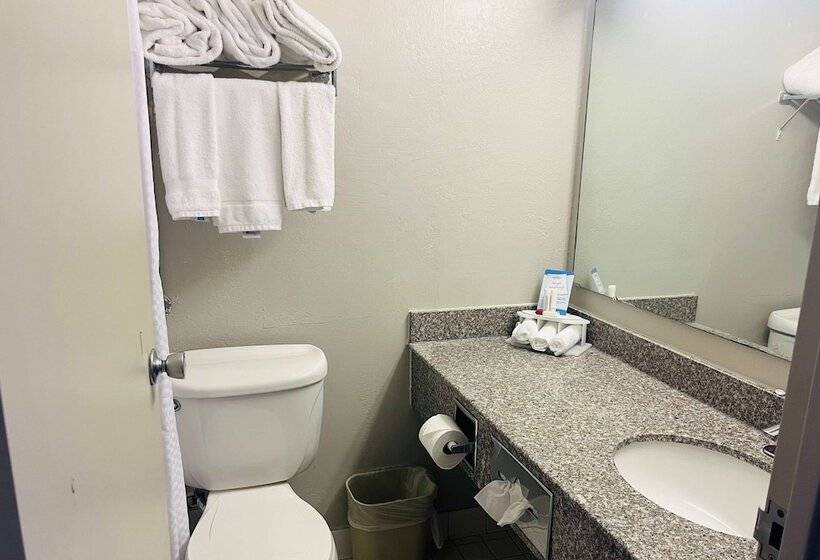 בית מלון כפרי Baymont By Wyndham Keokuk