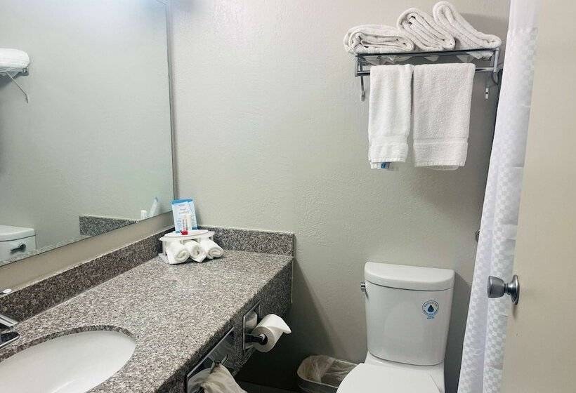 בית מלון כפרי Baymont By Wyndham Keokuk