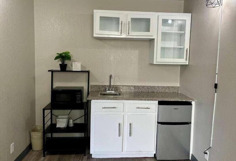 בית מלון כפרי Baymont By Wyndham Keokuk