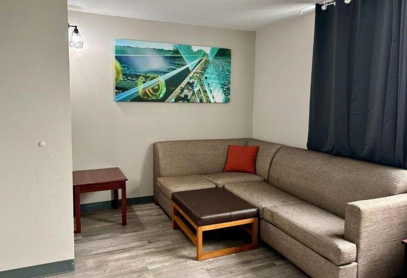 בית מלון כפרי Baymont By Wyndham Keokuk