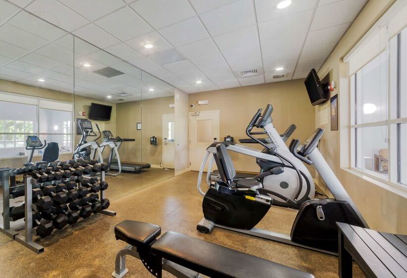 Best Western Plus Miami Airport North Hotel & Suites