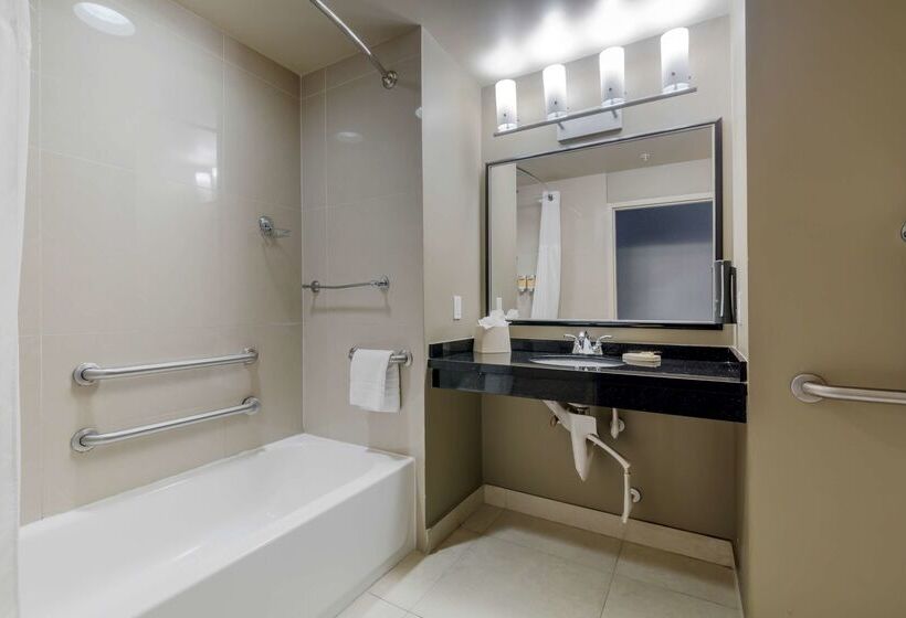 Best Western Plus Miami Airport North Hotel & Suites