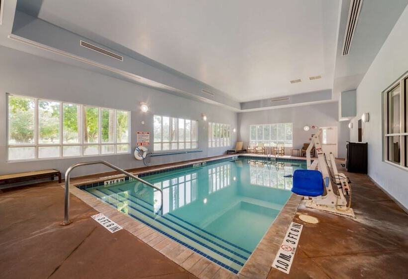 Best Western Plus Miami Airport North Hotel & Suites