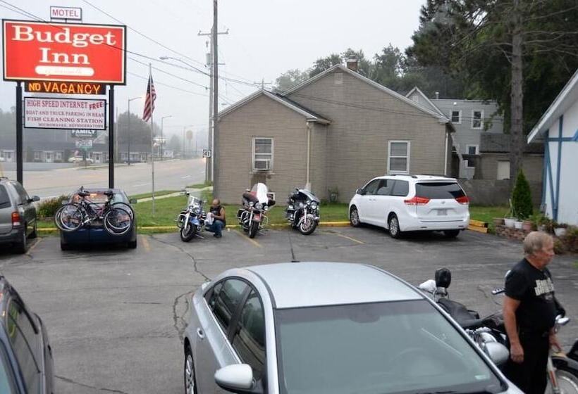 فندق Budget Inn Marinette