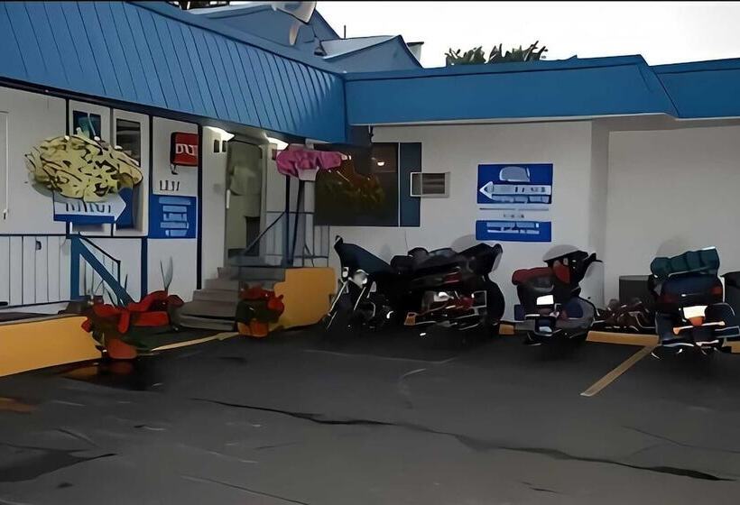 فندق Budget Inn Marinette