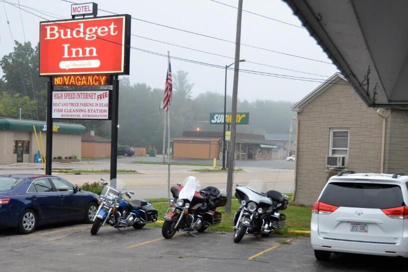 فندق Budget Inn Marinette