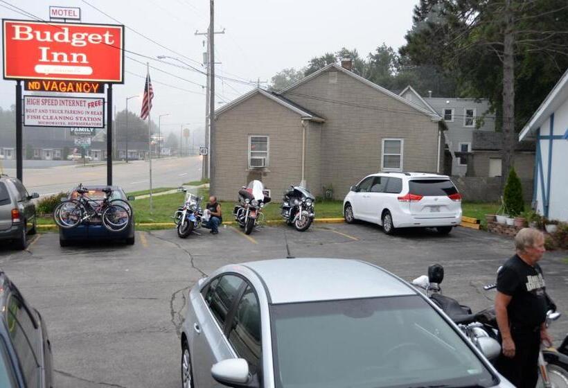 فندق Budget Inn Marinette