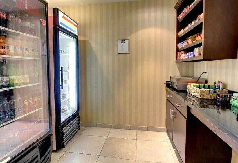 فندق Cobblestone Inn & Suites  Carrington