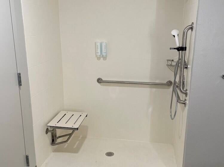 فندق Comfort Inn & Suites