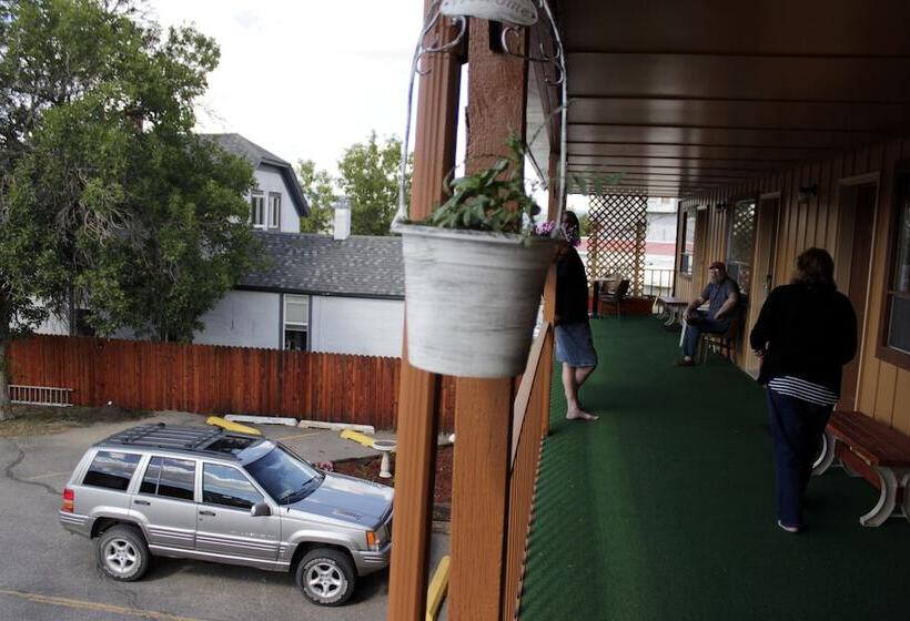 فندق Country Motor Inn