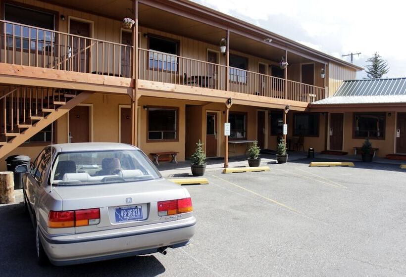 فندق Country Motor Inn