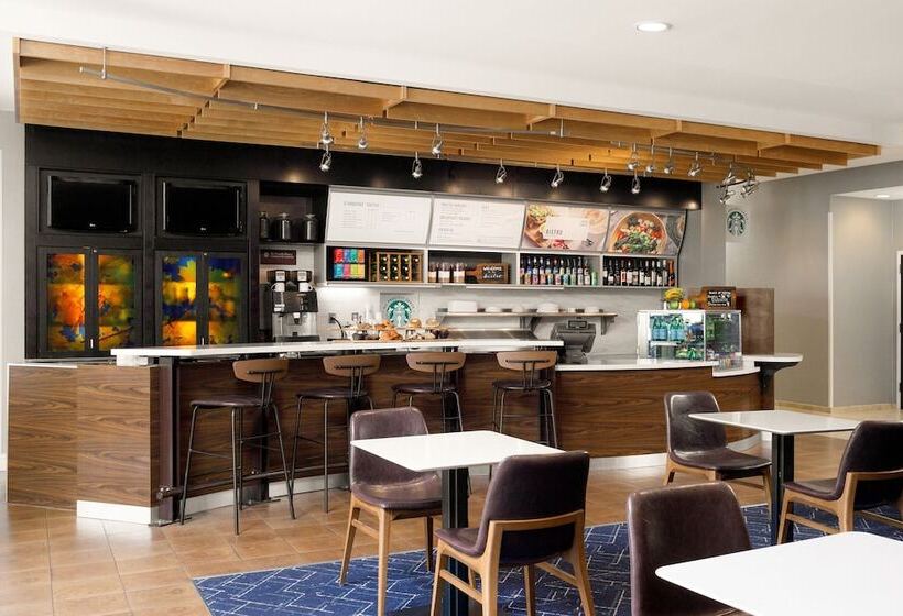 فندق Courtyard By Marriott Boone