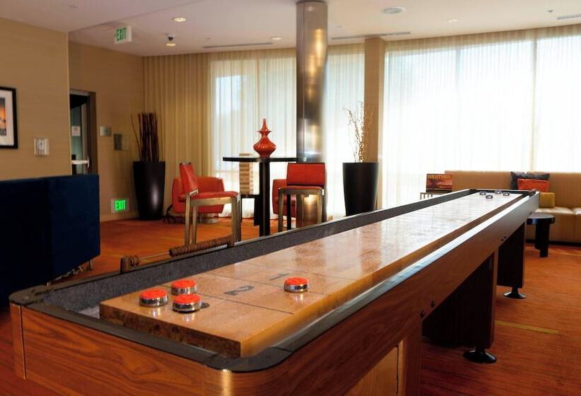 호텔 Courtyard Long Beach Airport