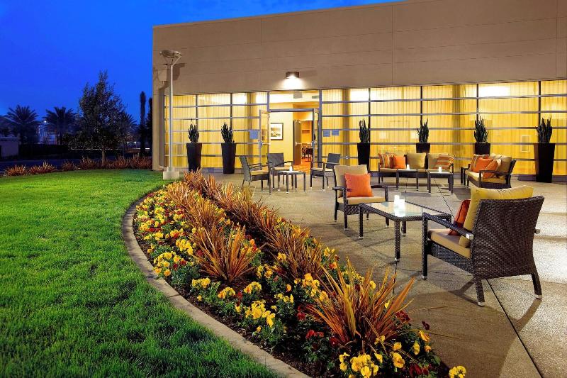 호텔 Courtyard Long Beach Airport