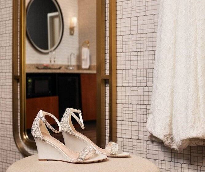 Courtyard Mankato Hotel & Event Center