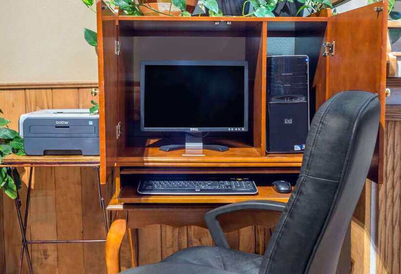 فندق Days Inn By Wyndham Delta Co